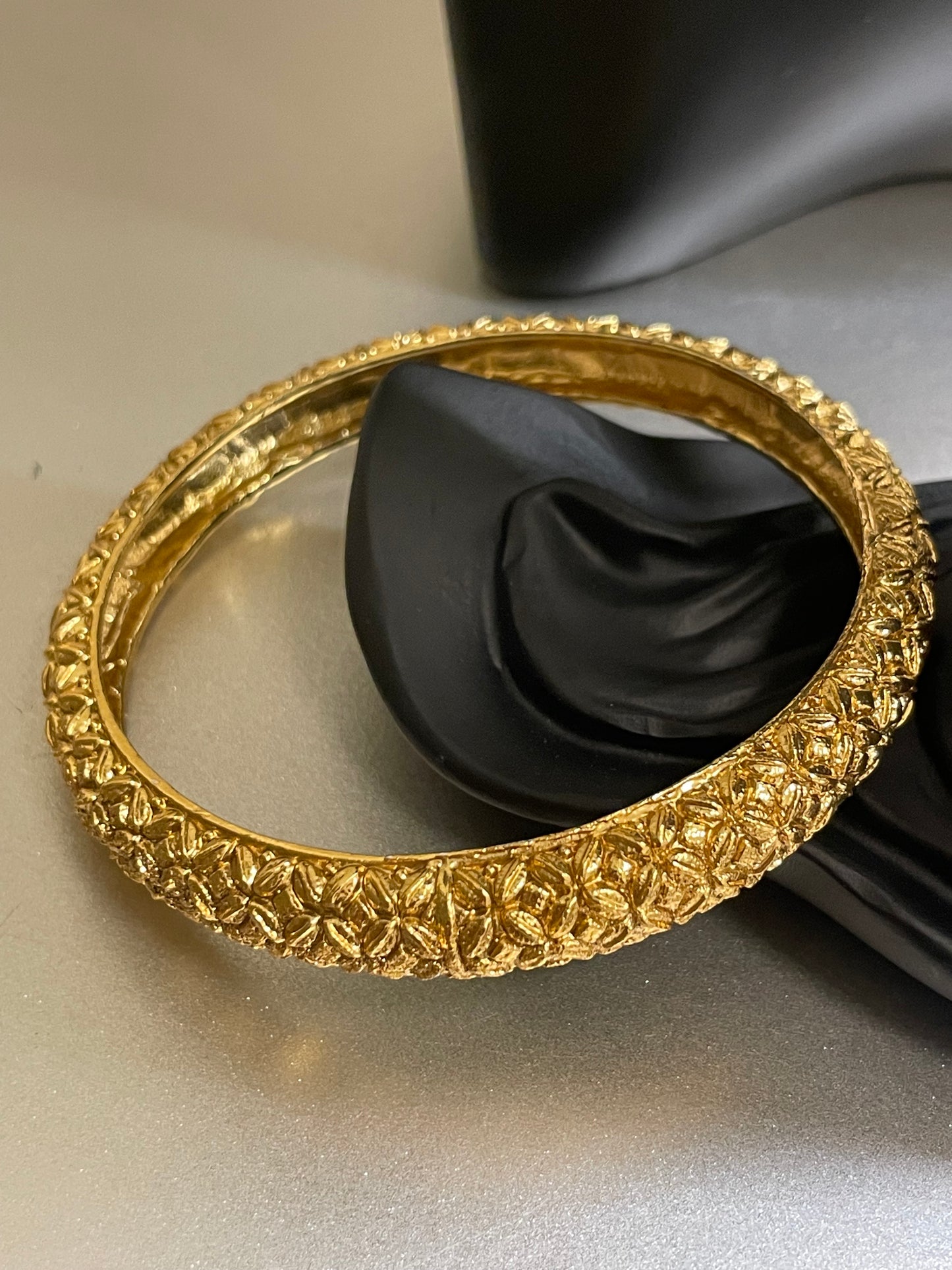 Onu bangle size 2.8 mat finish