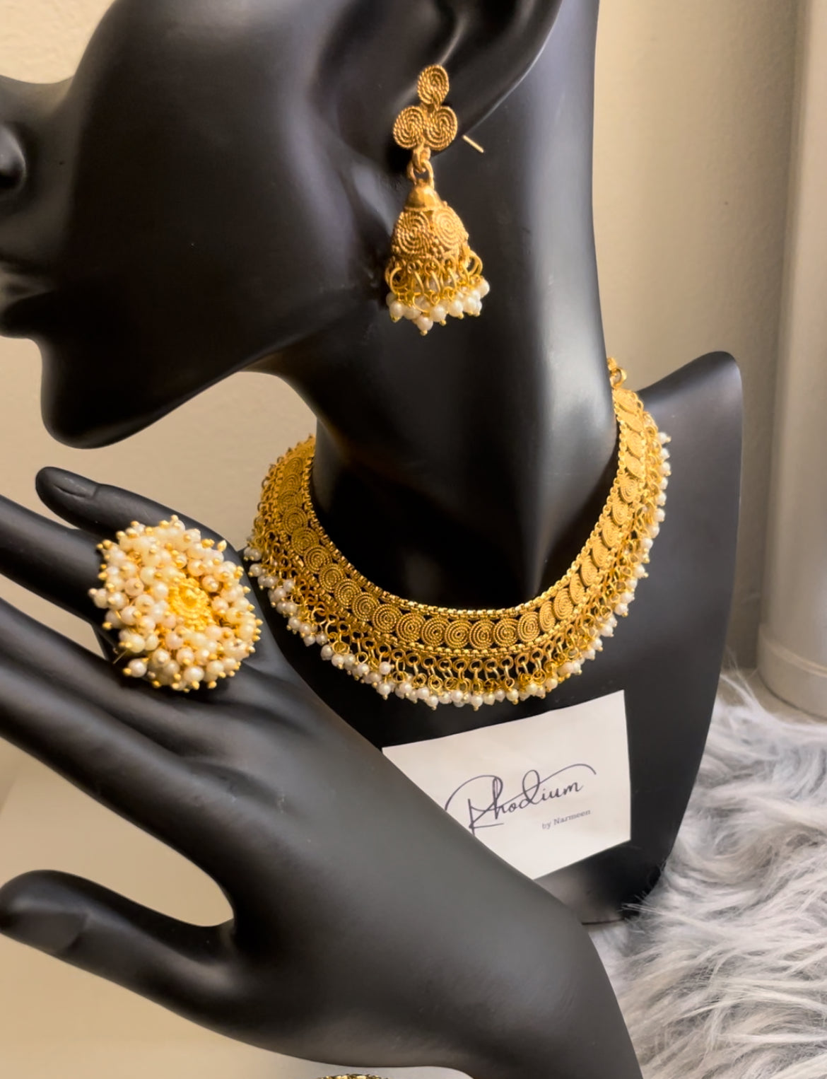 Swirl necklace, earrings and ring
